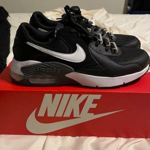 Nike women’s air max